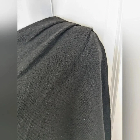 ASTR The Label Asymetrical Puff Sleeve Top NWT - Picture 8 of 12